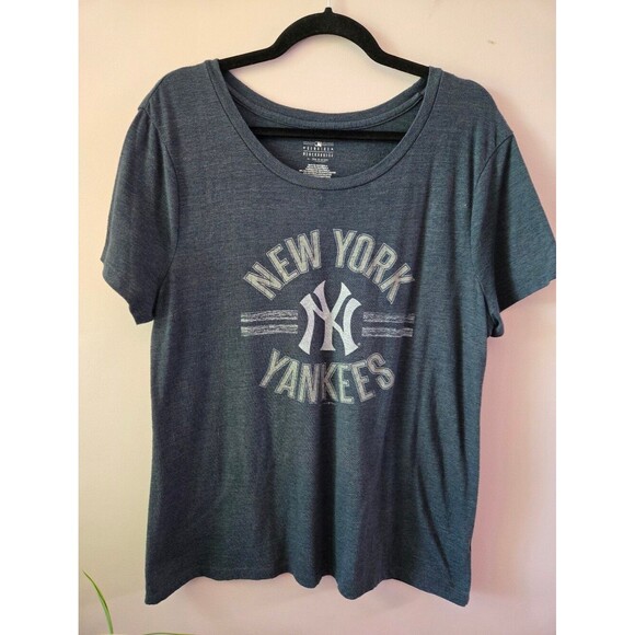 5th & Ocean Tops - 5th & Ocean MLB New York Yankees Tri-Blend Distressed Graphic Tee ⚾